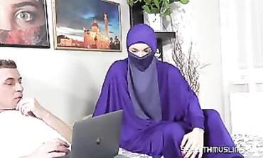 Niqab Goddess Vanessa Decker Takes It Rough with Steve Q.