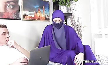 Sizzling Arab Beauty in a Niqab Gets Raunchy