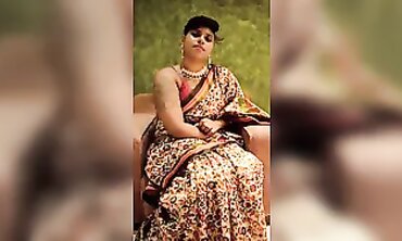 Tamil Ilaria Ravages Stepbrother's Cold Toes