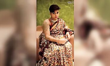 Tamil Ilaria Ravages Stepbrother's Cold Toes