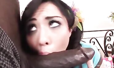 Dark-Hued Kong Impales Ample MILF in Interracial Hardcore