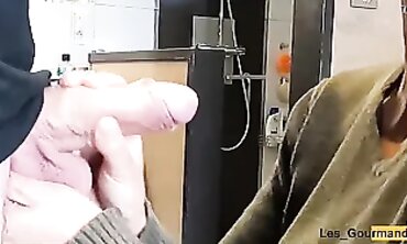 French Milf Gulp: Amateur Blowjob With Lipstick Finish