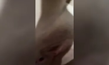 Hot Latina MILF Gives Sensual Footjob in High Heels - Spanish Subtitled