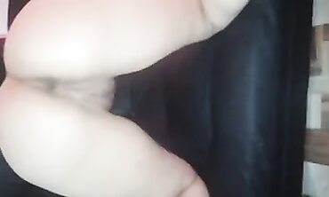 Cougar Gives Me Her Vulva as a Christmas Introduction