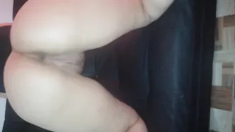 Cougar Gives Me Her Vulva as a Christmas Introduction