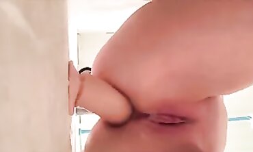 LiciscaCHL Anal Toy Close-Up Shower Fisting