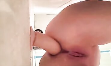 LiciscaCHL Anal Toy Close-Up Shower Fisting