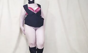 Barbimom Showcases Her Plump Ass and Holes in Bondage