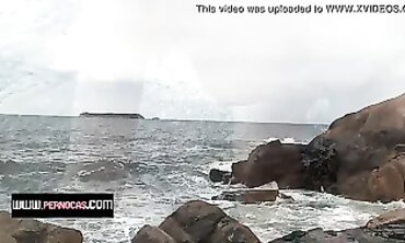 Suruba na Beira da Praia com a Na