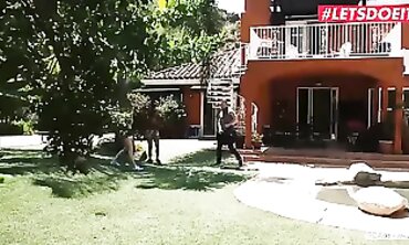 Luna Star, Karla Kush & Sam Shock: Scam Angels Pool Threesome