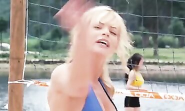 Jaime Pressly and Friends in Bikinis at the Beach