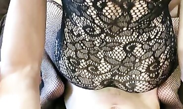 AnnaForia Gets a Deep Anal Creampie in Romantic Homemade Video