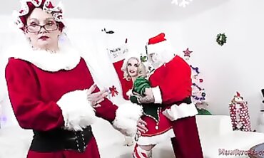 Lola Fae's MeanBitches CuckQuean Christmas