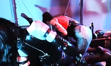 Threesome Fisting in Latex and High Heels