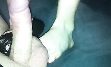 Hairy Milf LIL_feet Takes a Load on Her Legs