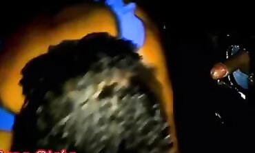 Latina MILF Enjoia Vários Black Cock na Boate de Sway