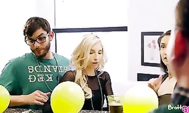 Jericha Jem & Piper Perri Get Roughly Pounded