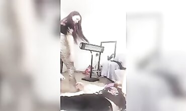 Türk Kızları Çıplakken Öpüşürken Erkekler İzliyor