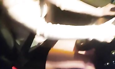 Amateur Girl Masturbates in Car After Work and Gets Interrupted