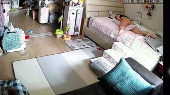 Korean Girl Gets Off on Web Cam