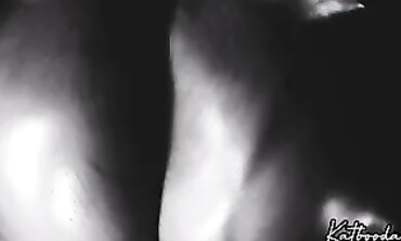 Tell 2020 To Smooch This Mega Phat Ass White Girl Booty