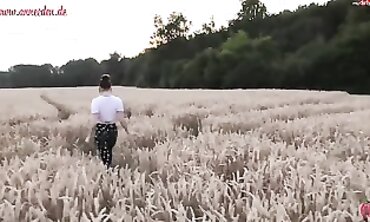 Mein erstes Mal: Humpen im Kornfeld