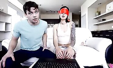 Paw My Assets S5:E7: Marley Brinx & Alex D Step-Sibling Challenge