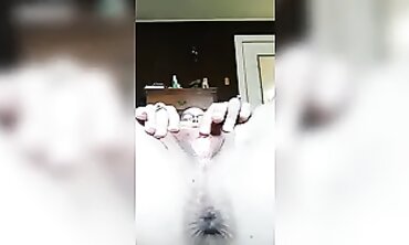 Sp33dyqu33n Gives Momma a Deep Fisting Session