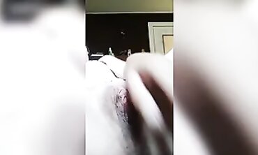 Sp33dyqu33n Gives Momma a Deep Fisting Session