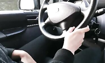 Italian MILF Chiappette Reali Fingers Herself While Driving