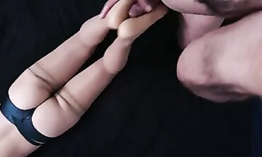 Peachandcoxx in Green Lingerie and Stockings for a Hot Footjob