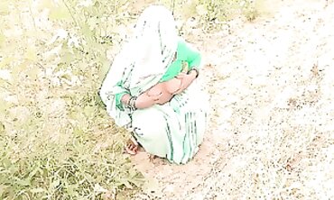 सरसों के खेत में जंगली और रफ़ सेक्स
