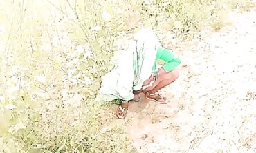 सरसों के खेत में जंगली और रफ़ सेक्स