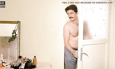 Halese Soğazı'nda Kadinlar Büyüdürken" or "Women in Halese Sozukan Gelenlerden" - This Turkish-language video features actor Halil Se