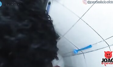 Putaria no Banheiro com a Negra Fogosa - JoaoOsafado