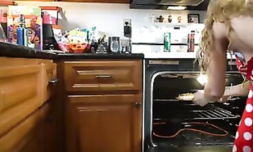 Hot MILF Bakes A Cheesy Delicious Pizza - Sensual Erotic Dance & Striptease