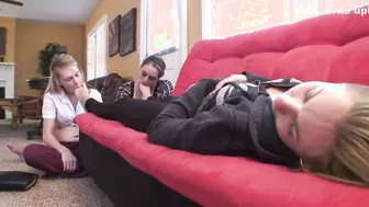 Brandi's Toes Receive Intense Foot Worship