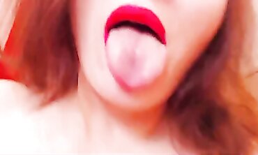 Hairy MILF MissTessy Squirts From Handjob And Dildo Play