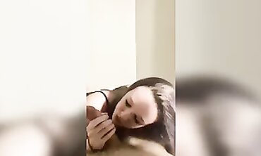 BeeRich420 Gets The Blowjob Of Her Life And A Creampie
