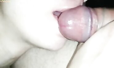 Close-Up Amateur Blowjob With Slow Fellatio And Cumshot
