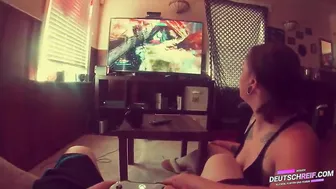 POV: Ich sauge und fick meinen Stiefbruder beim Spielen