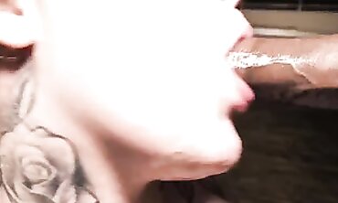 Curvy White Snowbunny With Massive Ass Takes BBC