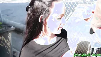 Exhibitionist Alli Gives Johnny Goodluck an Outdoor Blowjob