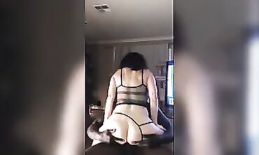 MommaScarlet's First BBC Riding Experience