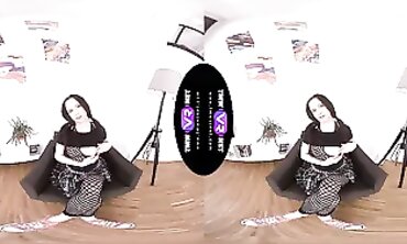 Virtual Reality Experience: Escape to Paradise with Caroline Manne in 'Panaceia' VR Game