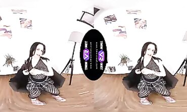 Virtual Reality Experience: Escape to Paradise with Caroline Manne in 'Panaceia' VR Game