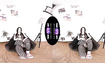 Virtual Reality Experience: Escape to Paradise with Caroline Manne in 'Panaceia' VR Game