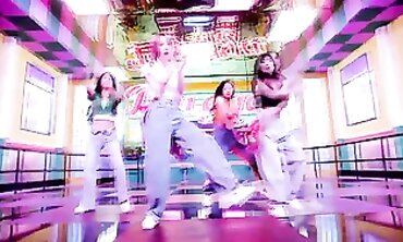 Ai Sayama Performs in Mamamoo Dingga PMV