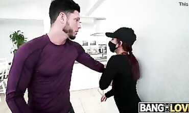 Devious Kira Perez Gets Caught in a Wild Amateur Session