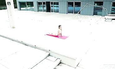 Mona Blue's Natural Yoga Hardcore Blowjob